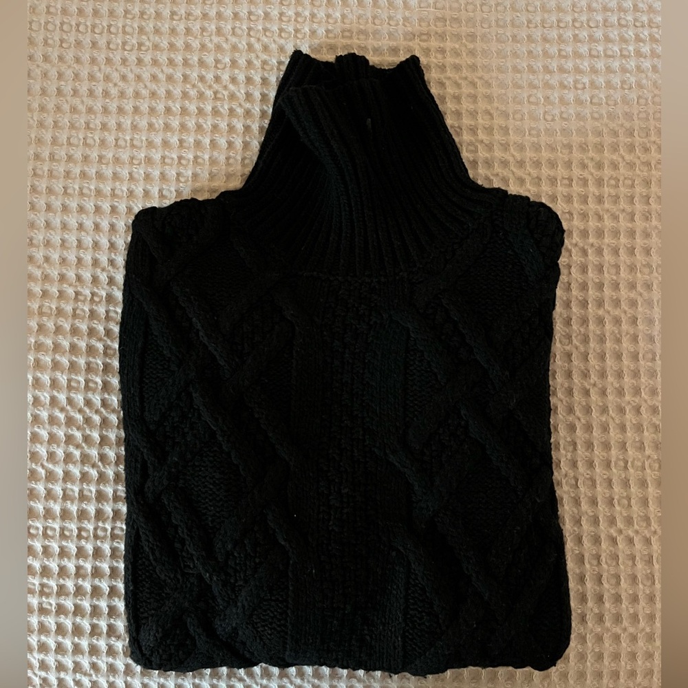 Doppelgänger Roma Black Turtleneck Sweater – Size M